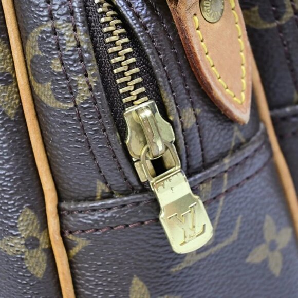 LOUIS VUITTON Reporter PM Crossbody Shoulder Bag Monogram Leather - Picture 15 of 16